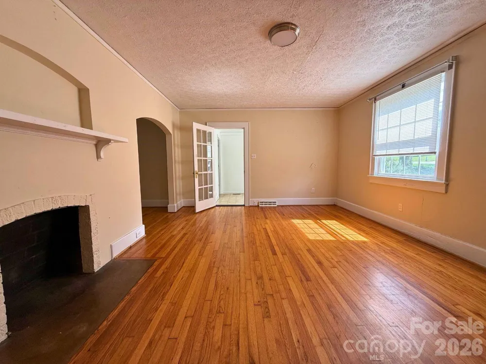 1351 S Aspen Street Lincolnton, NC 28092