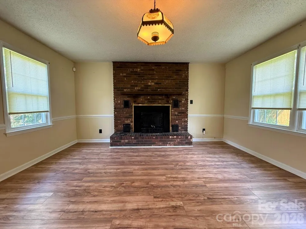 1351 S Aspen Street Lincolnton, NC 28092