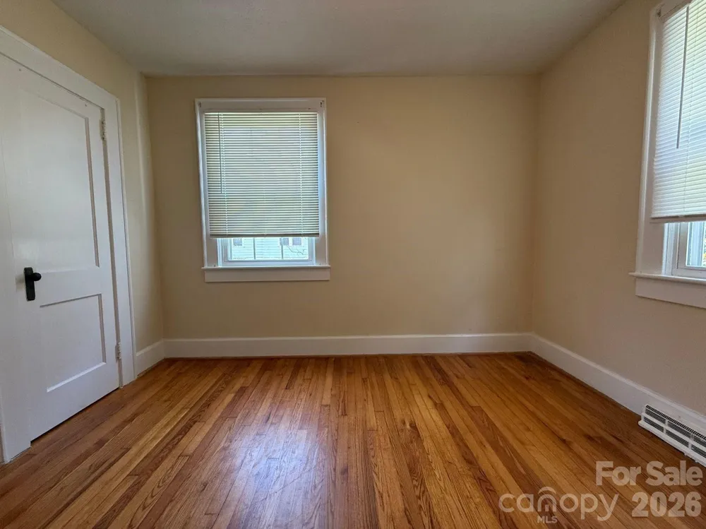 1351 S Aspen Street Lincolnton, NC 28092