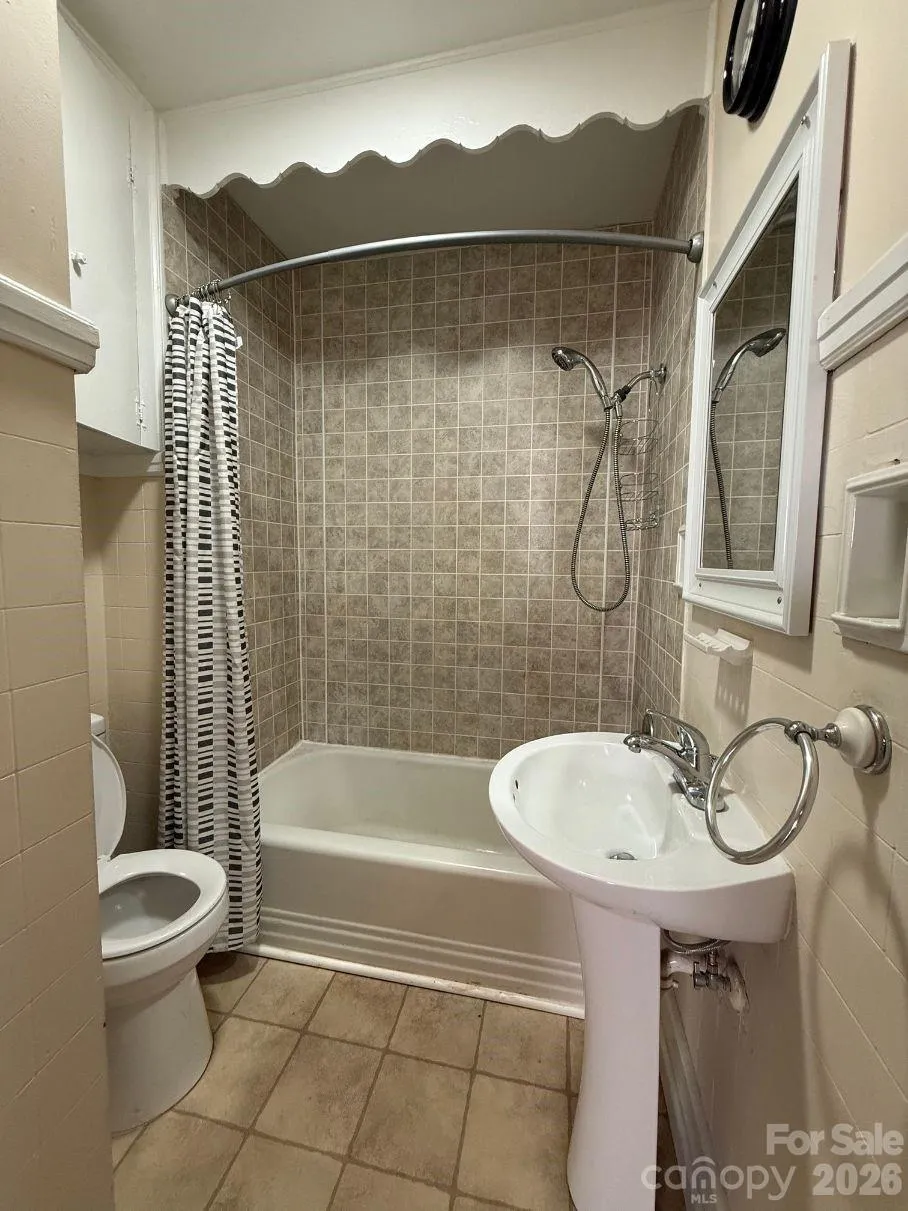 1351 S Aspen Street Lincolnton, NC 28092