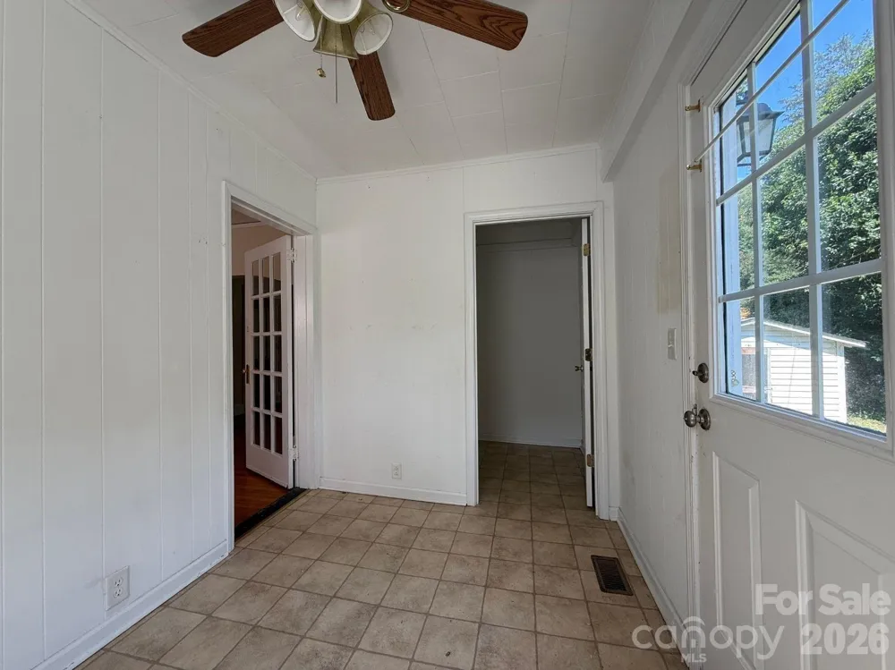 1351 S Aspen Street Lincolnton, NC 28092