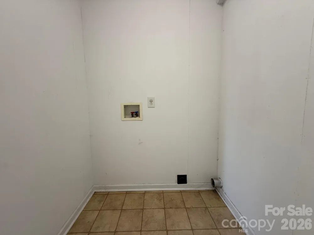 1351 S Aspen Street Lincolnton, NC 28092