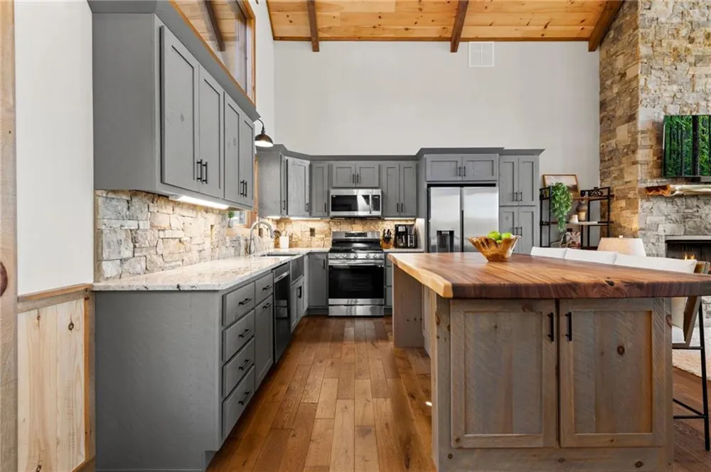 107 Fish Tale Cove Ellijay, GA 30540