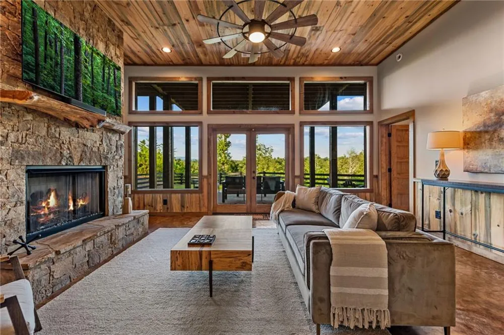 107 Fish Tale Cove Ellijay, GA 30540