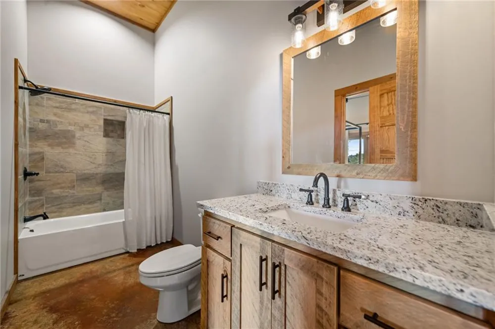 107 Fish Tale Cove Ellijay, GA 30540