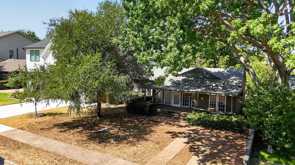 8507 Lakemont Drive Dallas, TX 75209