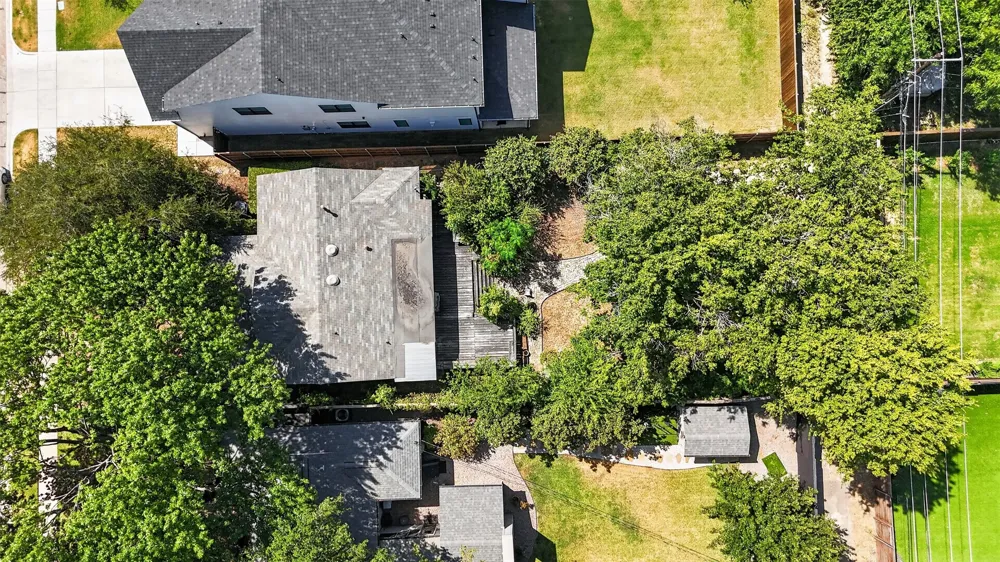 8507 Lakemont Drive Dallas, TX 75209