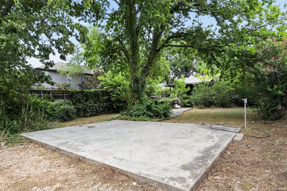 8507 Lakemont Drive Dallas, TX 75209
