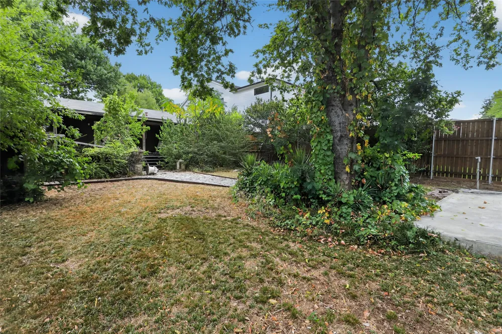 8507 Lakemont Drive Dallas, TX 75209