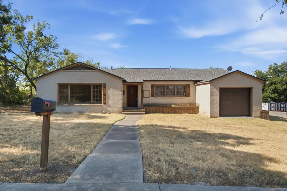 700 E Main Street Hamilton, TX 76531