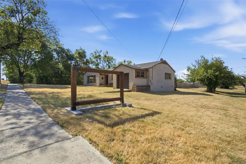 700 E Main Street Hamilton, TX 76531