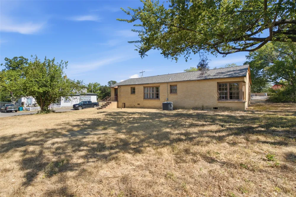 700 E Main Street Hamilton, TX 76531