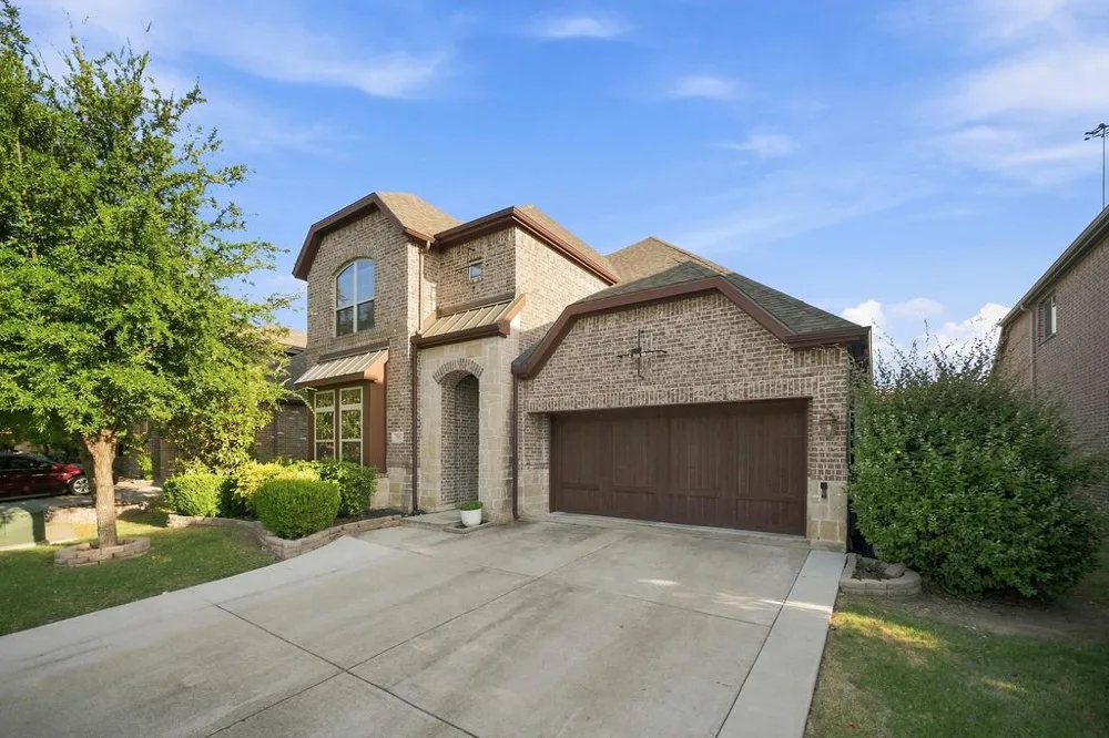 7831 Southfork Bend Irving, TX 75063