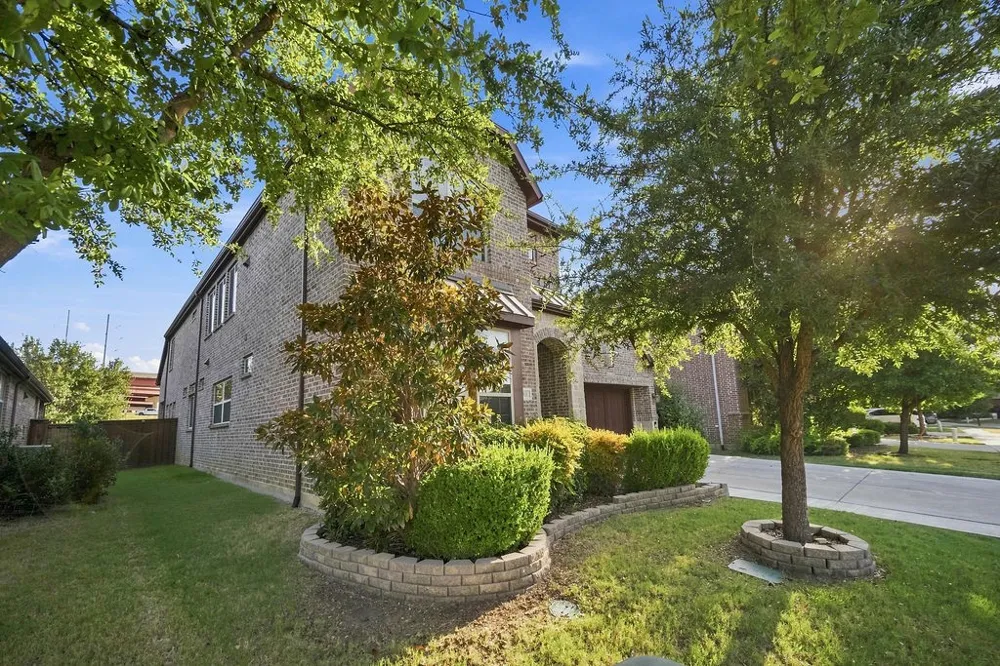 7831 Southfork Bend Irving, TX 75063
