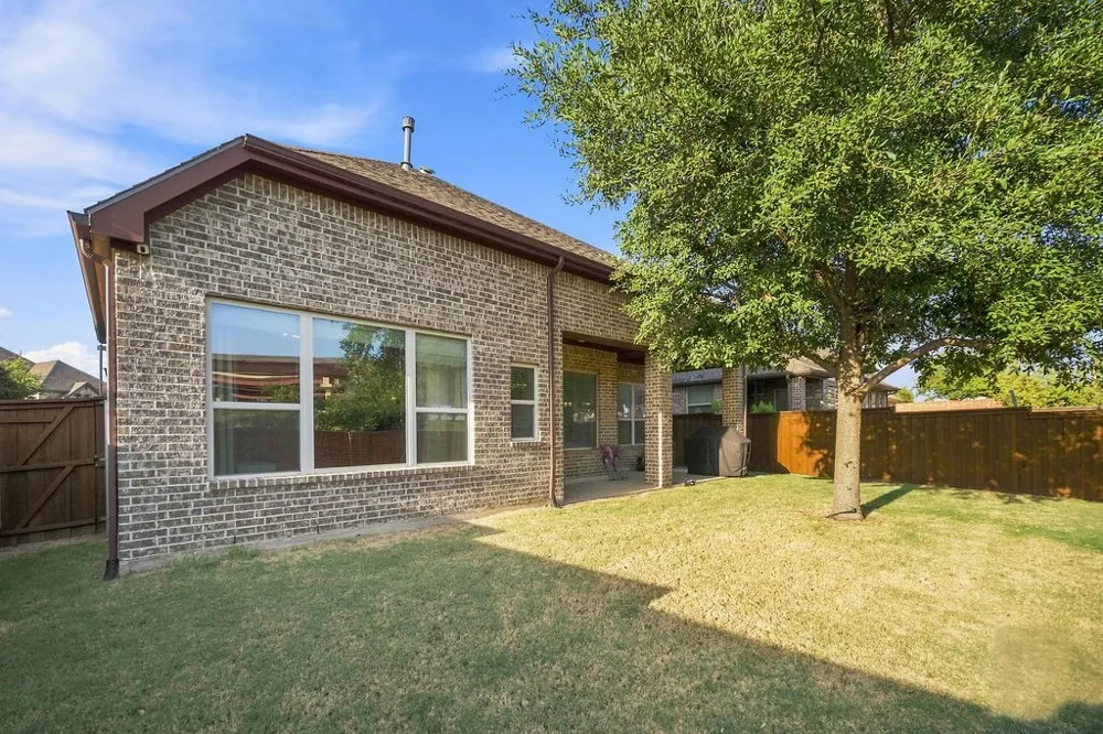 7831 Southfork Bend Irving, TX 75063
