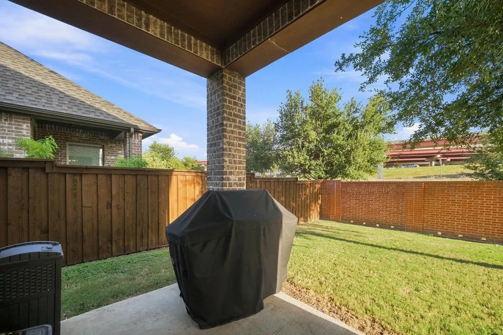7831 Southfork Bend Irving, TX 75063