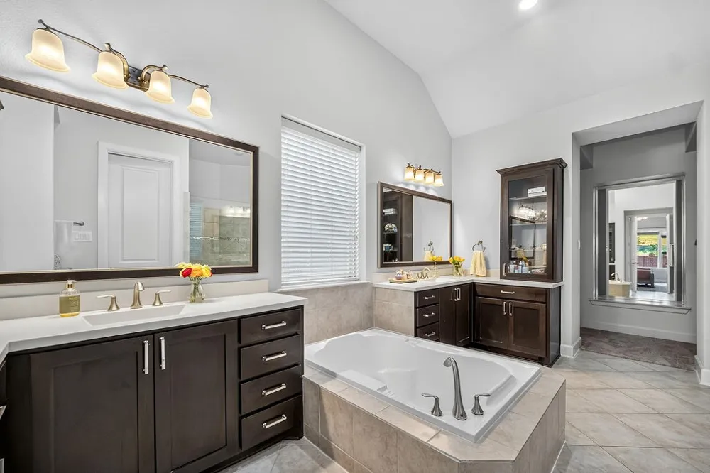 7831 Southfork Bend Irving, TX 75063