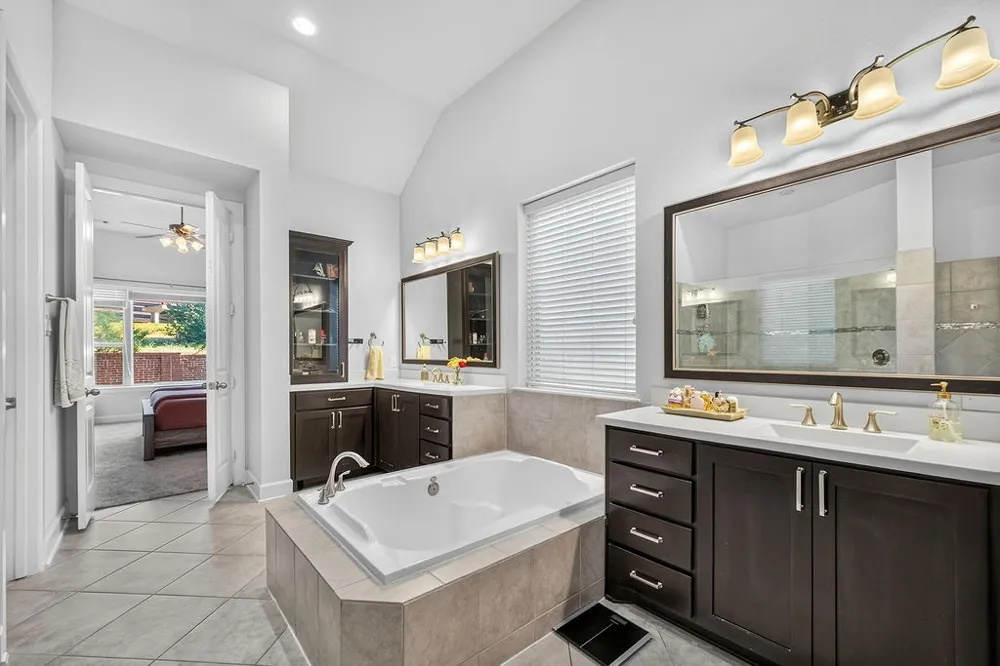 7831 Southfork Bend Irving, TX 75063