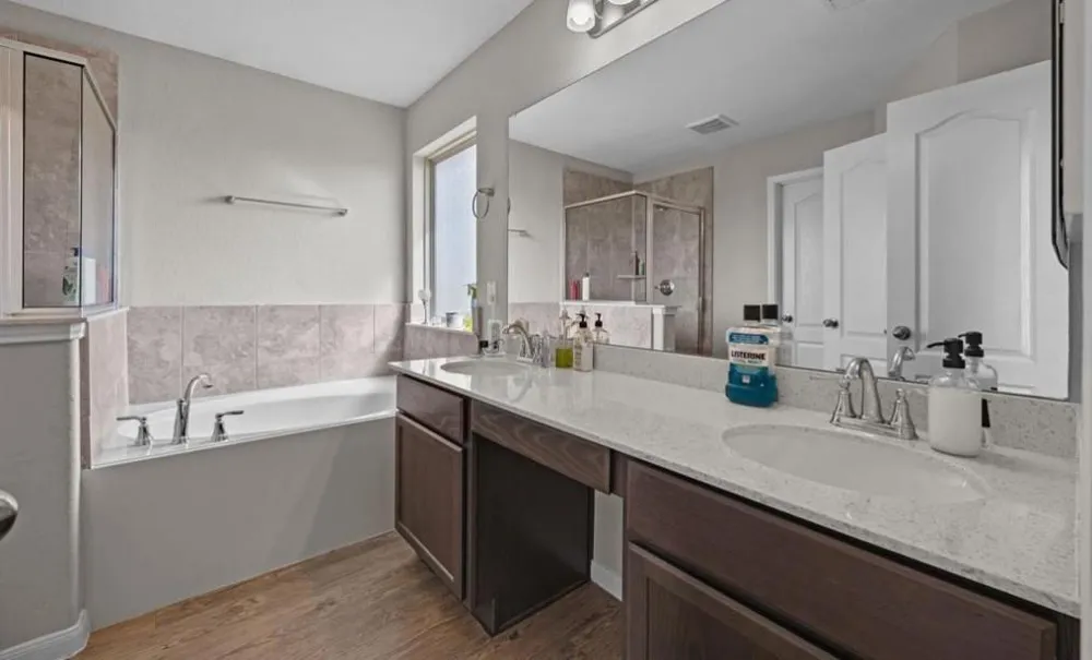 689 Forest Bend Lane La Marque, TX 77568