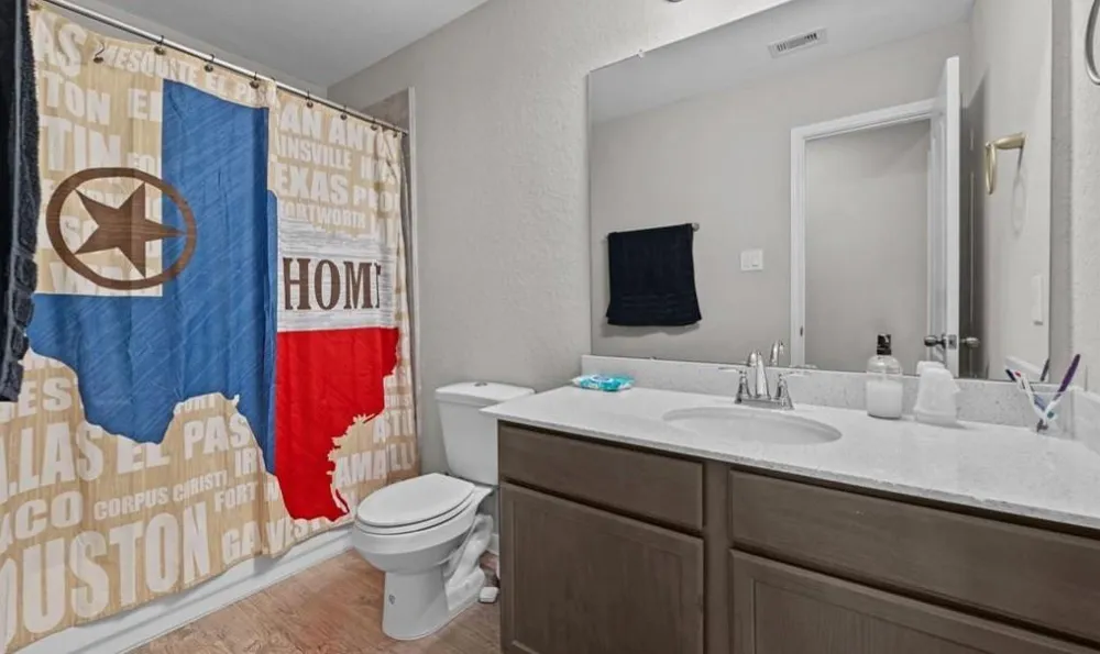 689 Forest Bend Lane La Marque, TX 77568