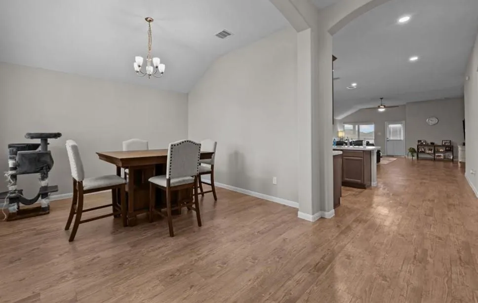 689 Forest Bend Lane La Marque, TX 77568