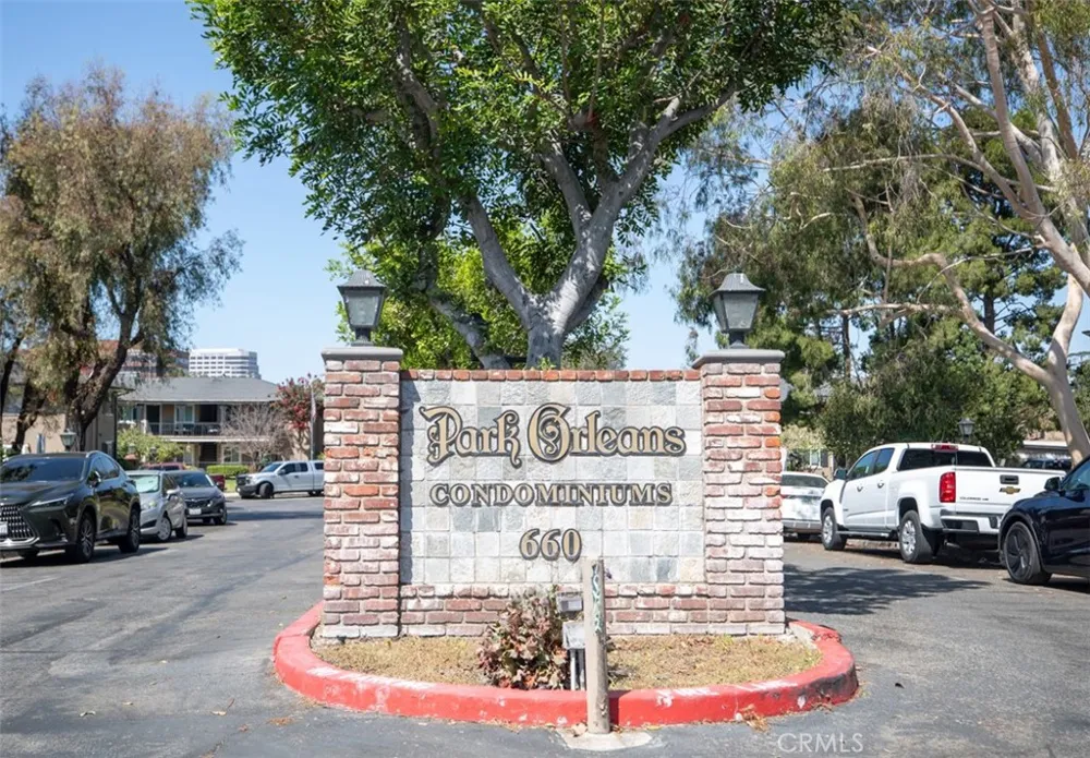 660 S Glassell #12 Orange, CA 92866