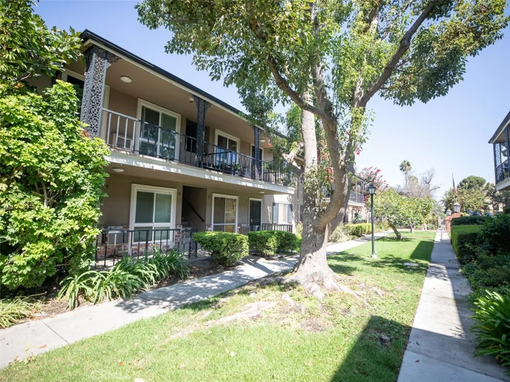 660 S Glassell #12 Orange, CA 92866