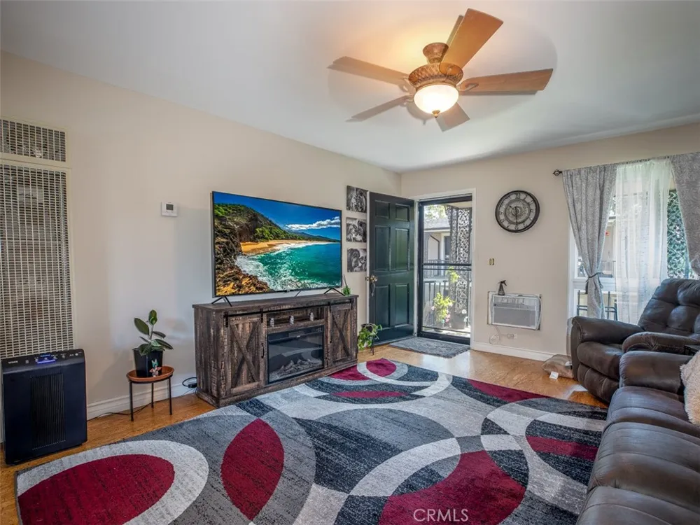 660 S Glassell #12 Orange, CA 92866