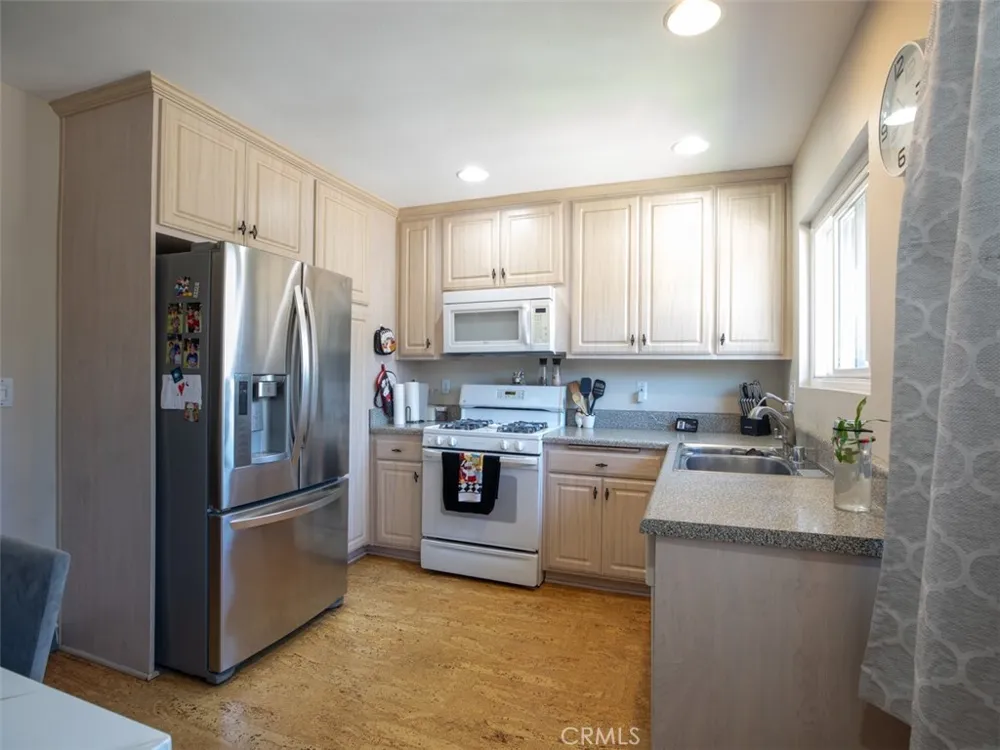 660 S Glassell #12 Orange, CA 92866