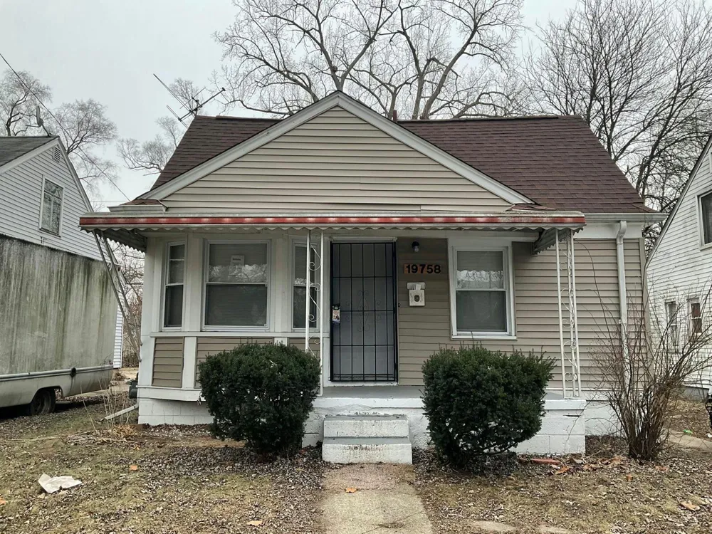 19758 Greenview Avenue Detroit, MI 48219