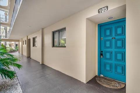 5190 LAS VERDES CIRCLE #105