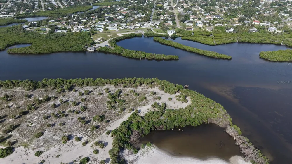 625 E BAFFIN DRIVE Venice, FL 34293