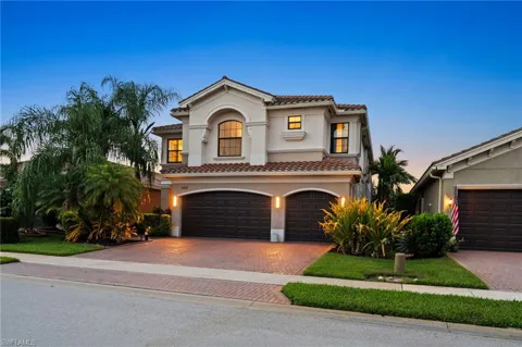 2882 CINNAMON BAY CIRCLE