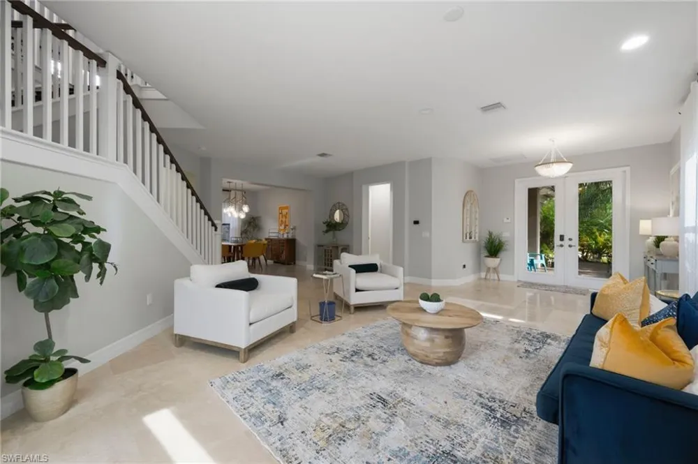 2882 CINNAMON BAY CIRCLE Naples, FL 34119