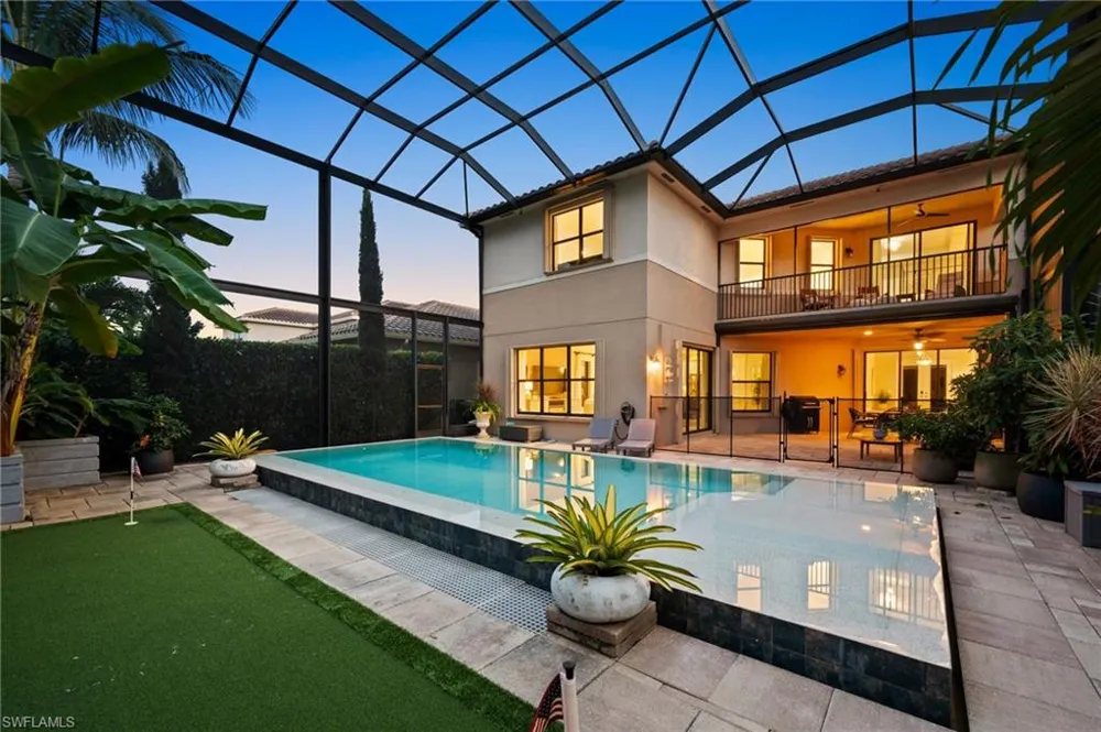 2882 CINNAMON BAY CIRCLE Naples, FL 34119
