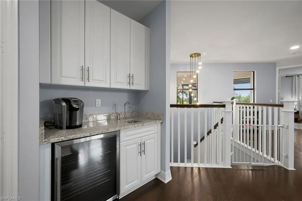 2882 CINNAMON BAY CIRCLE Naples, FL 34119