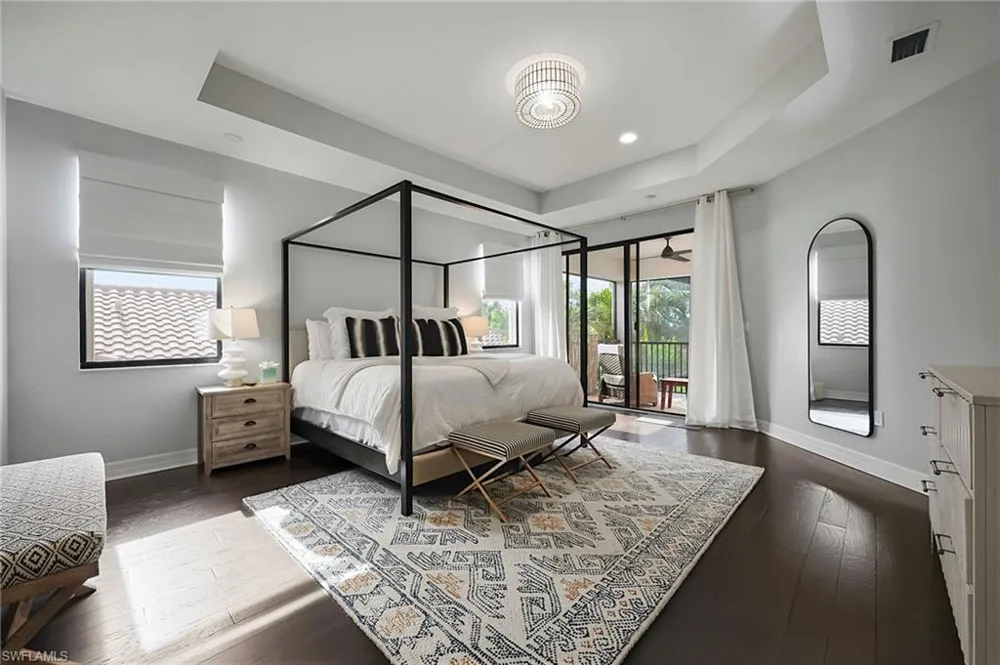 2882 CINNAMON BAY CIRCLE Naples, FL 34119