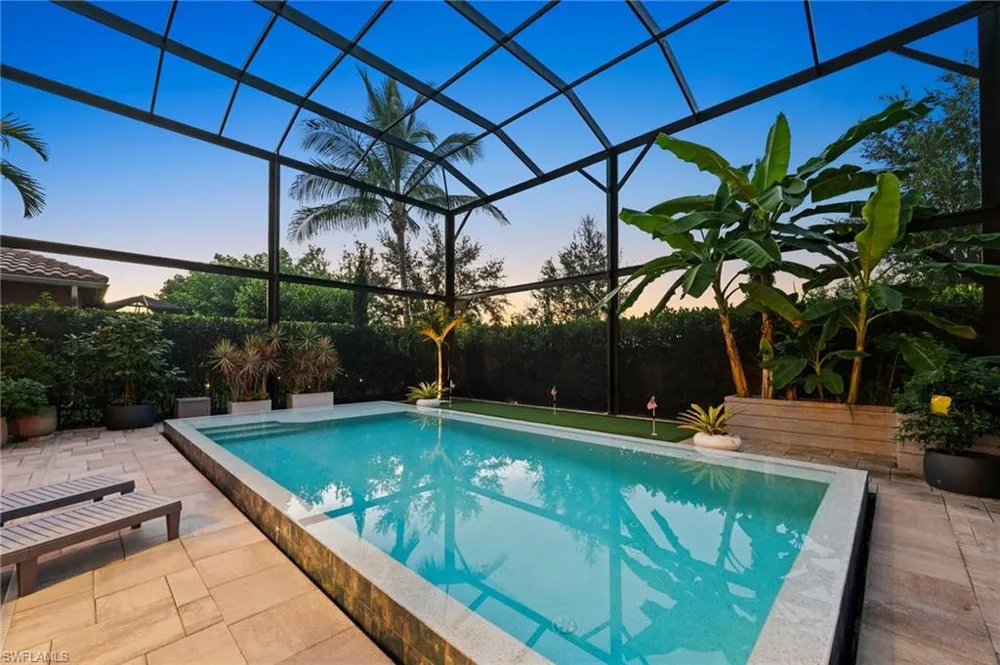 2882 CINNAMON BAY CIRCLE Naples, FL 34119