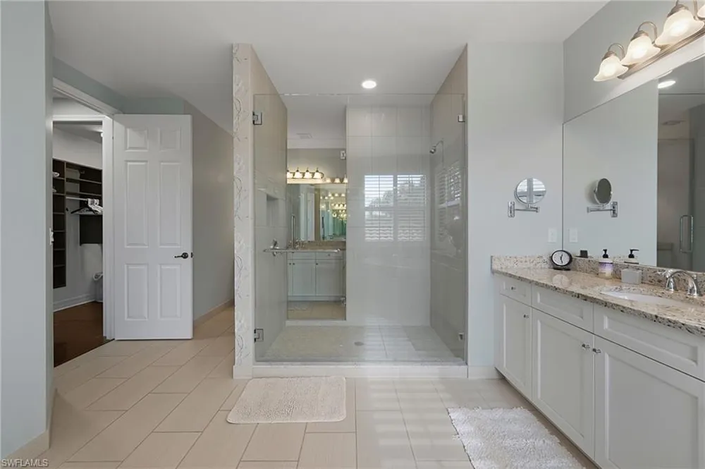 2882 CINNAMON BAY CIRCLE Naples, FL 34119