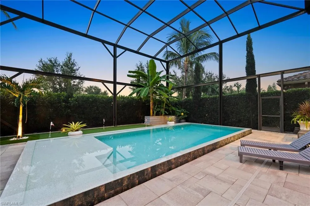 2882 CINNAMON BAY CIRCLE Naples, FL 34119