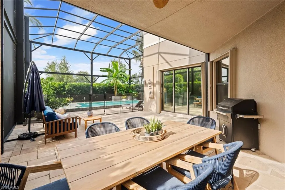 2882 CINNAMON BAY CIRCLE Naples, FL 34119