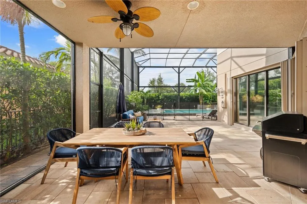 2882 CINNAMON BAY CIRCLE Naples, FL 34119