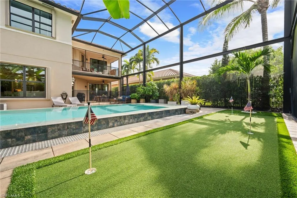 2882 CINNAMON BAY CIRCLE Naples, FL 34119