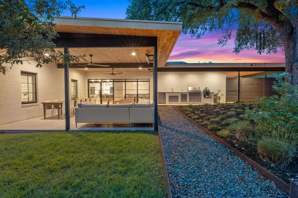 5823 Trailridge Drive Austin, TX 78731
