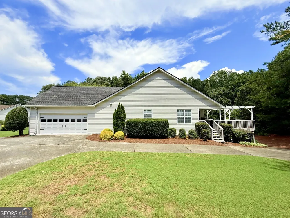 1205 Bonnerton CT Dacula, GA 30019
