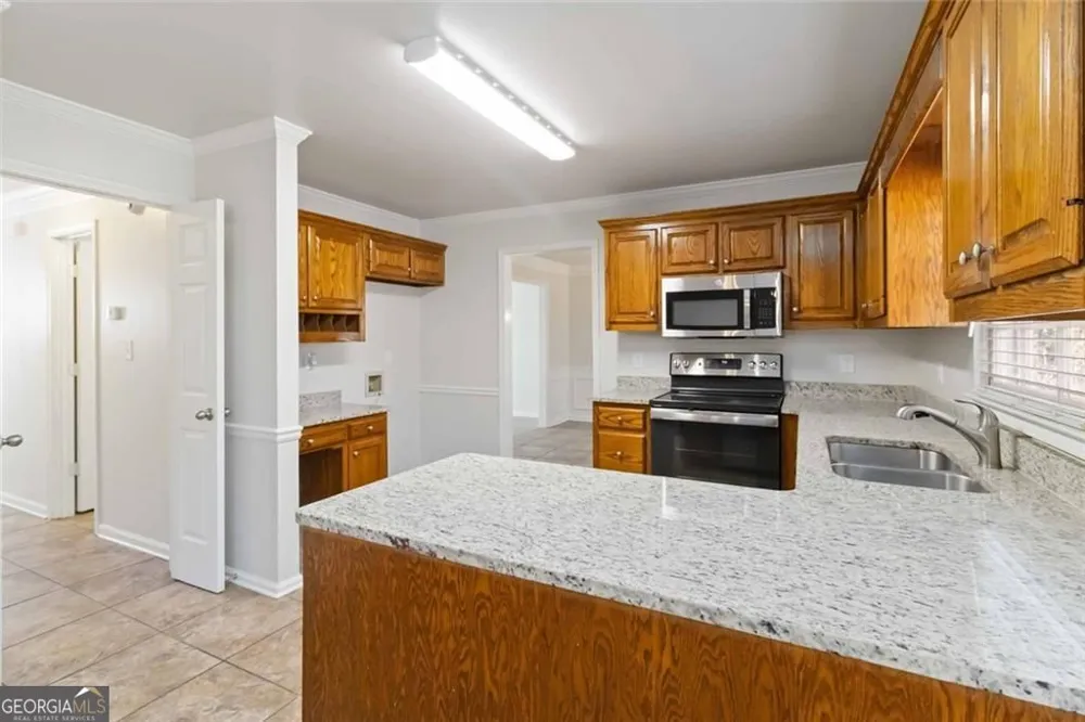 3477 Chinaberry LN Snellville, GA 30039