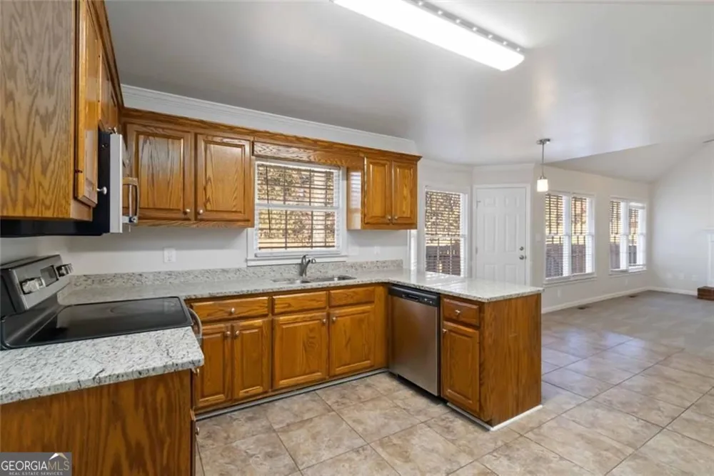 3477 Chinaberry LN Snellville, GA 30039