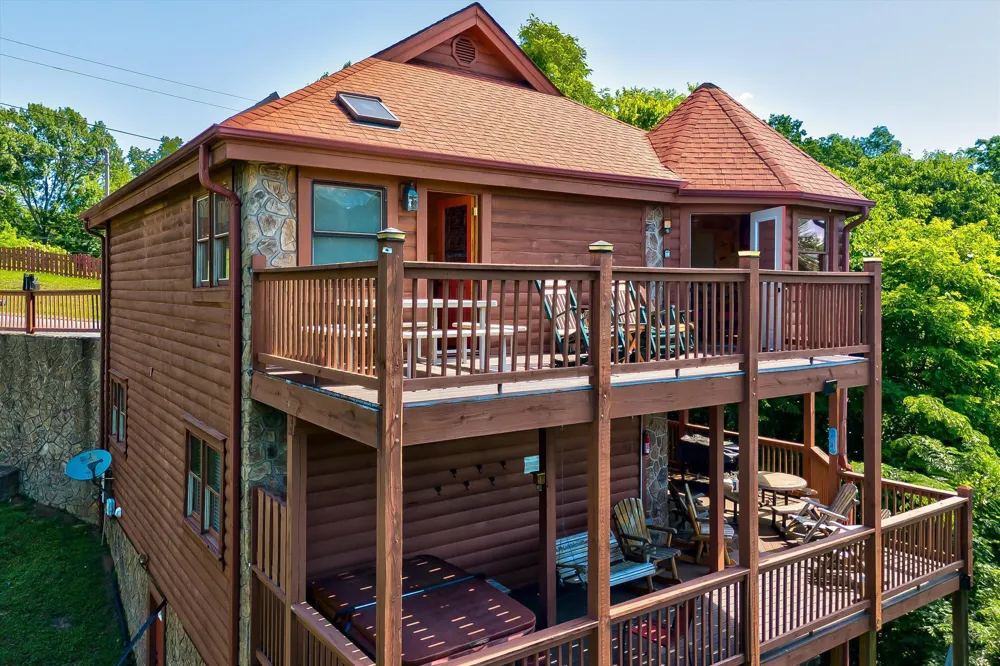 2054 Oakmont Drive Sevierville, TN 37876