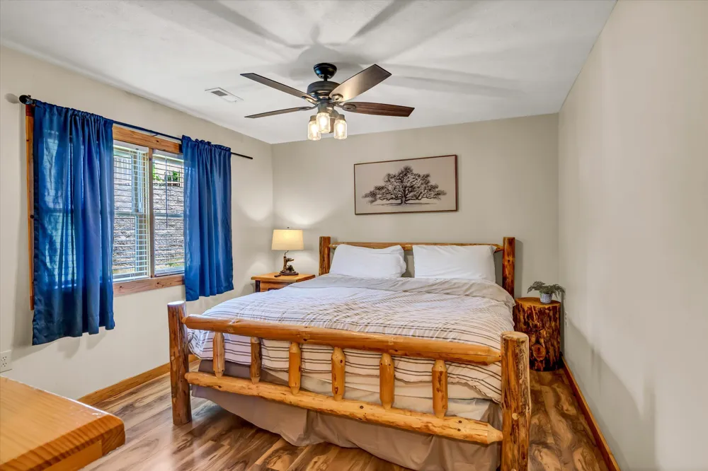 2054 Oakmont Drive Sevierville, TN 37876