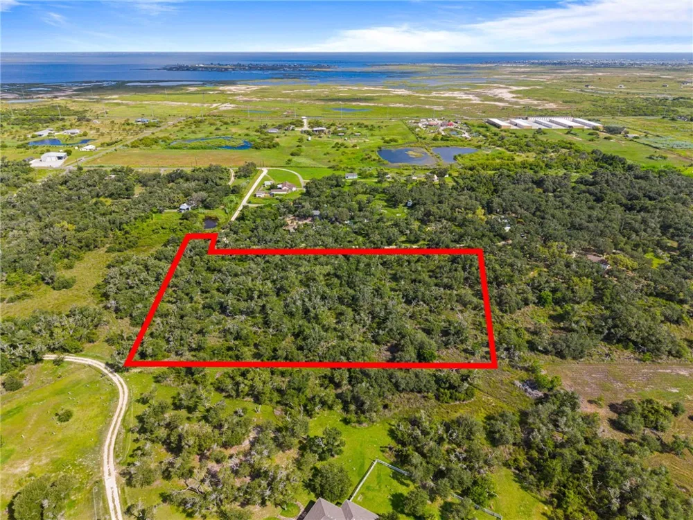 170 Dustin Ln Rockport, TX 78382